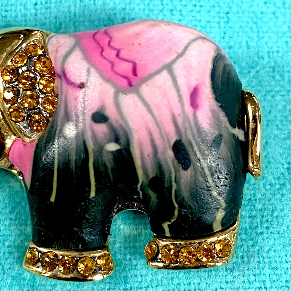 Elephant Pin - Picture 7 of 10